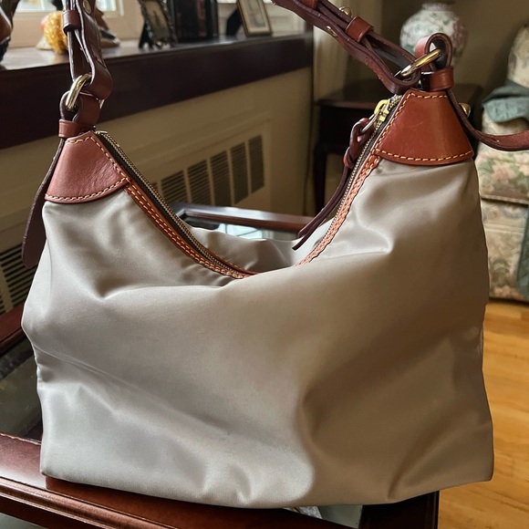 Nylon Dooney and Bourke. - Picture 3 of 6